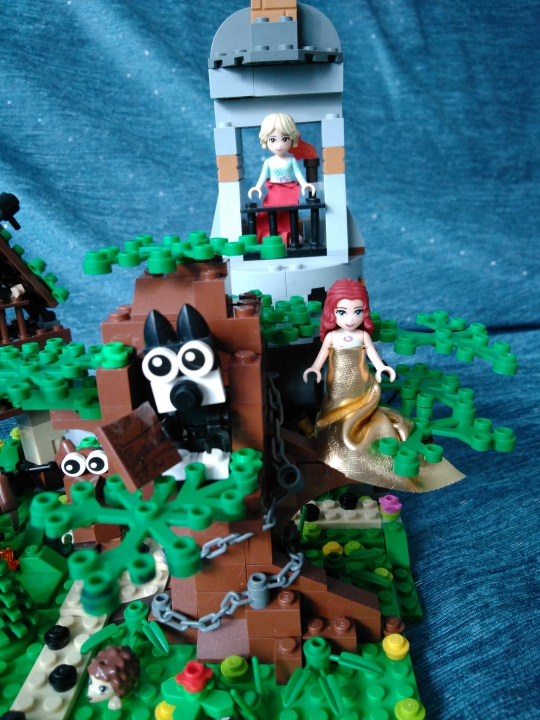 LEGO MOC - Russian Tales' Wonders - 'Lukomorye': ...Русалка на ветвях                                       <br />
                сидит...