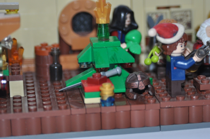 LEGO MOC - New Year's Brick 2017 - Новый год в Хоббитании: Ёлка в Хоббитоне как у людей,только карликовая.