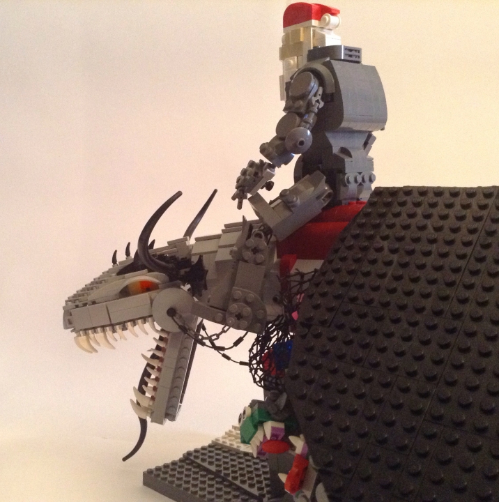 LEGO MOC - New Year's Brick 2017 - Операция 'Много подарков для Оркомикселей': Заложив крутой вираж виверна пошла на разворот.