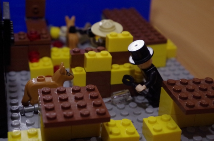 LEGO MOC - Detective Contest - Убийство и кража в спортбаре 'Шахта золота' на конце города.: Сыщик смотрит улики.
