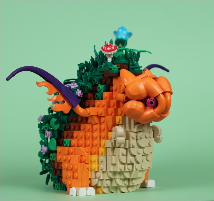 LEGO MOC - Fantastic Beasts And Who Dreams Of Them - Garden dragon: К счастью для нашего дракончика, в саду ему ничего не угрожает.