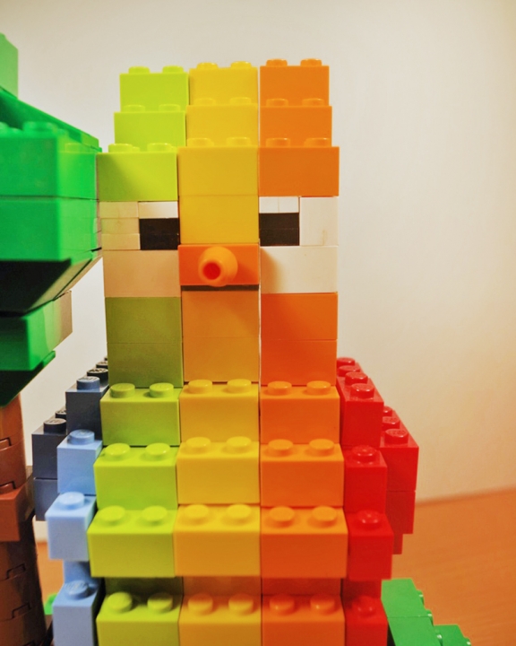 LEGO MOC - Fantastic Beasts And Who Dreams Of Them - Радужная птица: Голова и тело птицы.