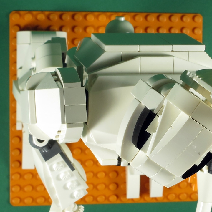 LEGO MOC - 16x16: Mech - Белый Кролик: Техническое фото на подставке 16*16 раз.