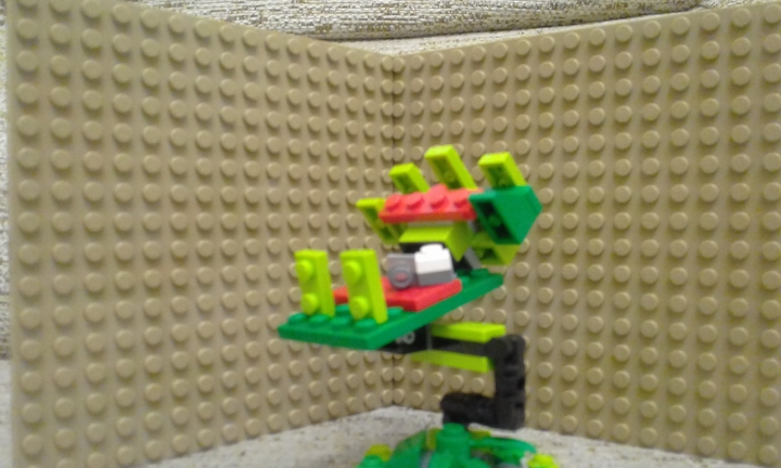 LEGO MOC - 16x16: Botany - Венерина мухоловка : Охота на муху 