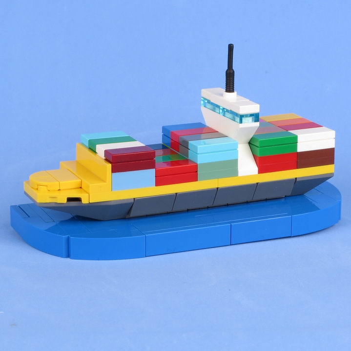 LEGO MOC - 16x16: Micro - МорПорт: Контейнеровоз в море.