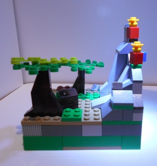 LEGO MOC - 16x16: Micro - 'Удачная' прогулка: - Ну вот, видишь, я забрался выше тебя! <br />
- Эх... Да, ну ты даешь! Стоп. А как же мы теперь слезать будем??<br />
...<br />
