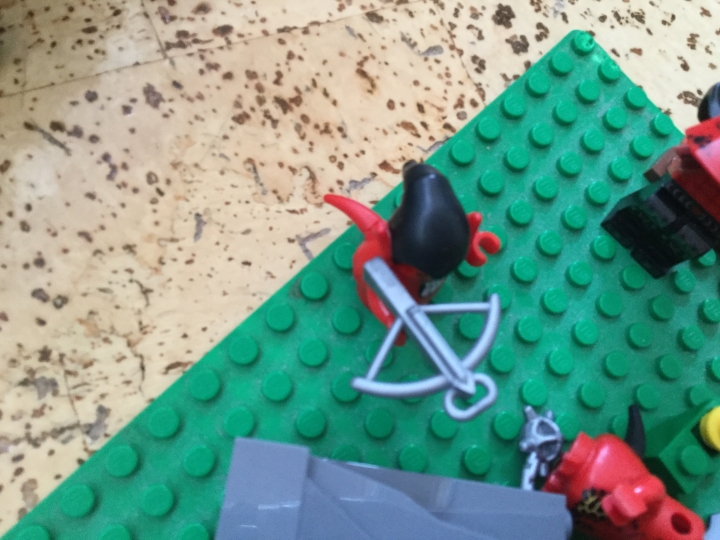 LEGO MOC - Младшая лига. Конкурс 'Средневековье'. - Рассказ битва у знахаря : (Тен) Получаете за это!<br />
