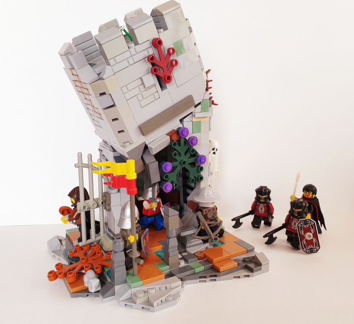 LEGO MOC - Младшая лига. Конкурс 'Средневековье'. - Неожиданное нападение Мадам Матильды: Мадам Матильда - колдунья и просто роковая женщина явно заинтересовалась путниками, а может и перевозимым ими объектом. К себе на помощь она призвала двух Порождений. 