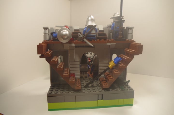 LEGO MOC - Младшая лига. Конкурс 'Средневековье'. - На нас напали!!!: Вид внутри замка.