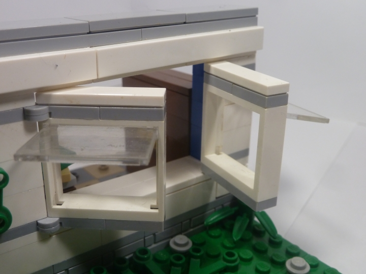 LEGO MOC - LEGO-конкурс 16x16: 'Иллюстрация' - 'Страна невыученных уроков': Окна могут открываться 2 разными спосабами