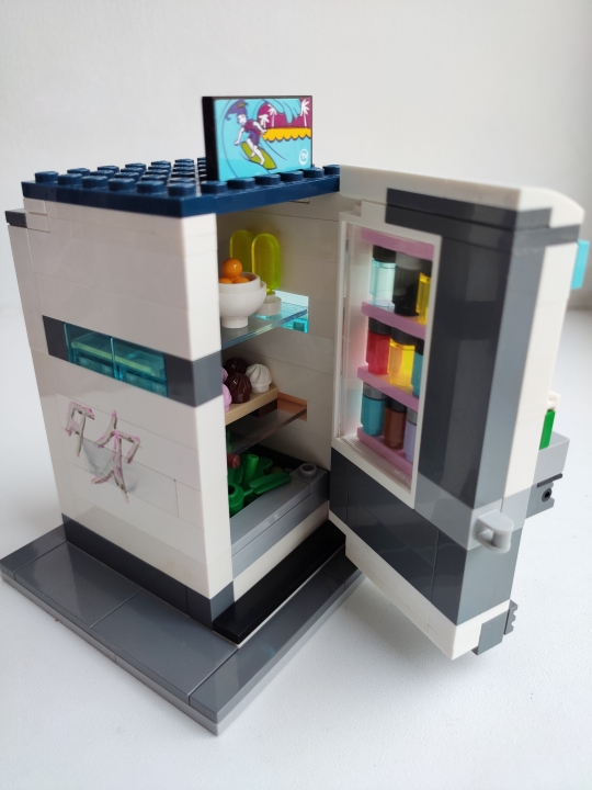 LEGO MOC - LEGO-contest 16x16: 'Cyberpunk' - Холодильник 2077: Оплатил-открыл
