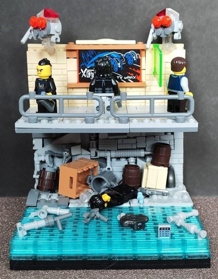 LEGO MOC - LEGO-contest 16x16: 'Cyberpunk' - Контраст 'миров' в киберпанке: Вот и сама работа. Как мы видим, Верхний Город гораздо более благополучный, чем Нижний. ;)