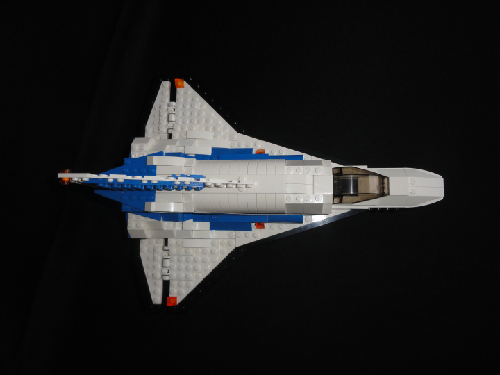 LEGO MOC - Because we can! - Forward to the stars!: На обратном пути шаттл планирует и приземляется как обычный самолет.