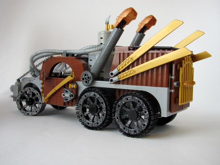 LEGO MOC - Steampunk Machine - 王者之劍: <br><i>-Capacious cargo bay.</i><br>